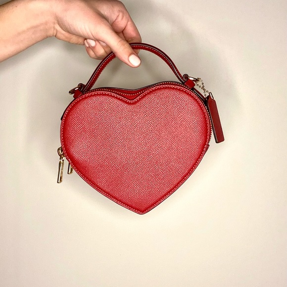 SOLD ❤️ RARE Coach Heart Purse - Red ❤️ - Picture 3 of 6
